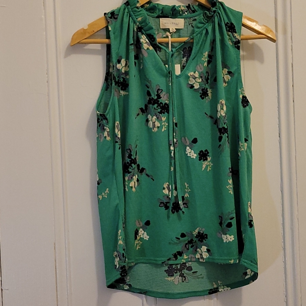 Mellóday- Floral Green stretchy neck tie top